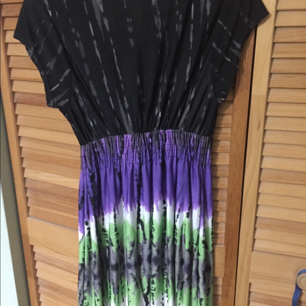 Dress - Picture 3 of 3